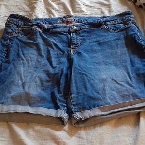 Arizona Jean short size 20 junior plus
